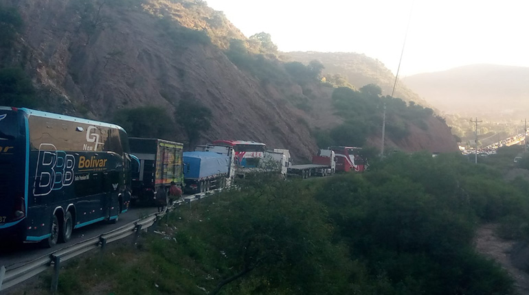 Persisten los bloqueos en Parotani y crece la tensión en las&nbsp;rutas