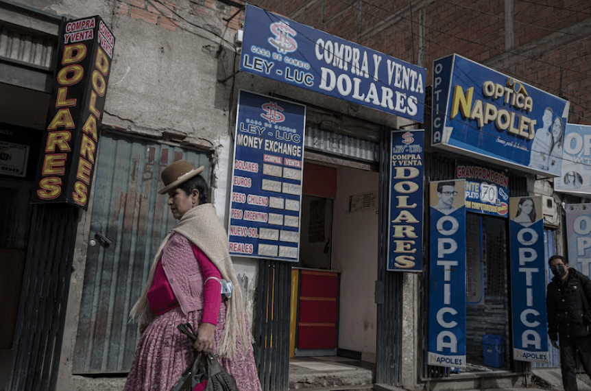 El dólar paralelo muestra variaciones en el mercado&nbsp;boliviano