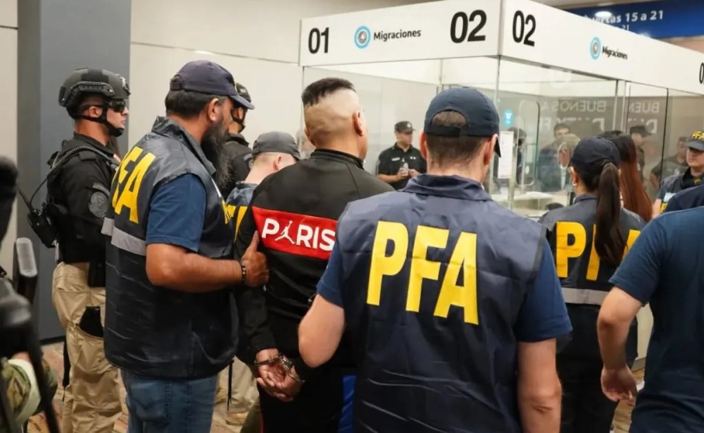 Más controles y menos beneficios: el nuevo escenario que enfrentan los extranjeros en&nbsp;Argentina